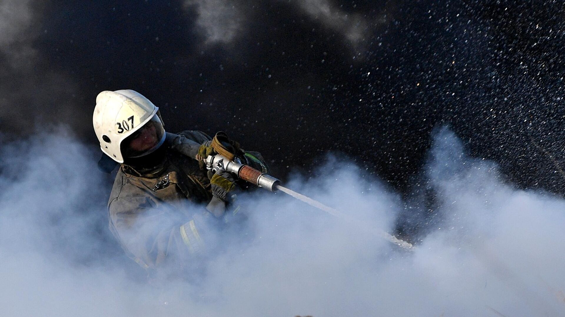 Лесной пожар в ЛНР угрожает районной больнице